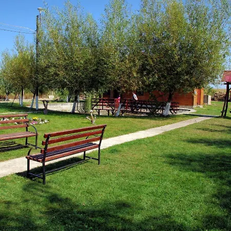 Farm stay Pensiunea ,,la Struti